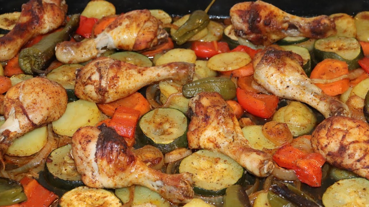 pollo asado con verduras y patatas
