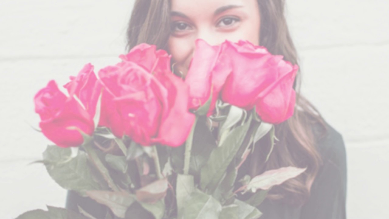 que significa que te regalen flores rojas